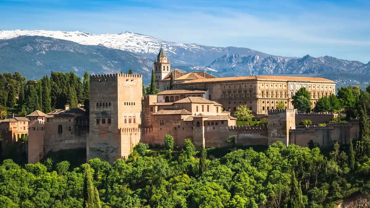 Alhambra, Granada, Spanyol: Keajaiban Arsitektur Islam di Andalusia