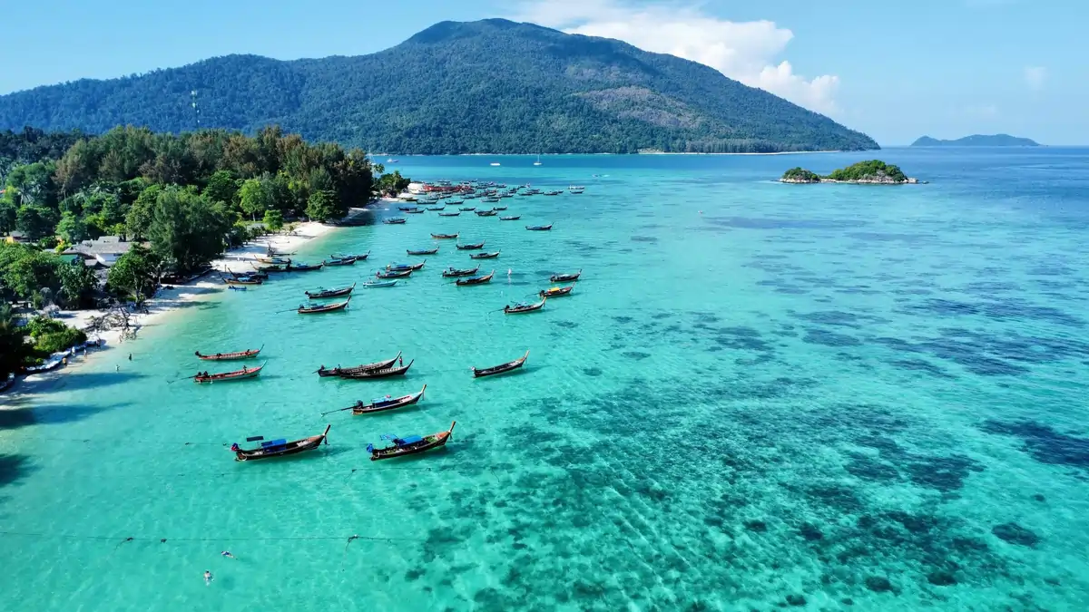 Koh Lipe, Thailand: Surga Tropis dengan Pantai Mempesona