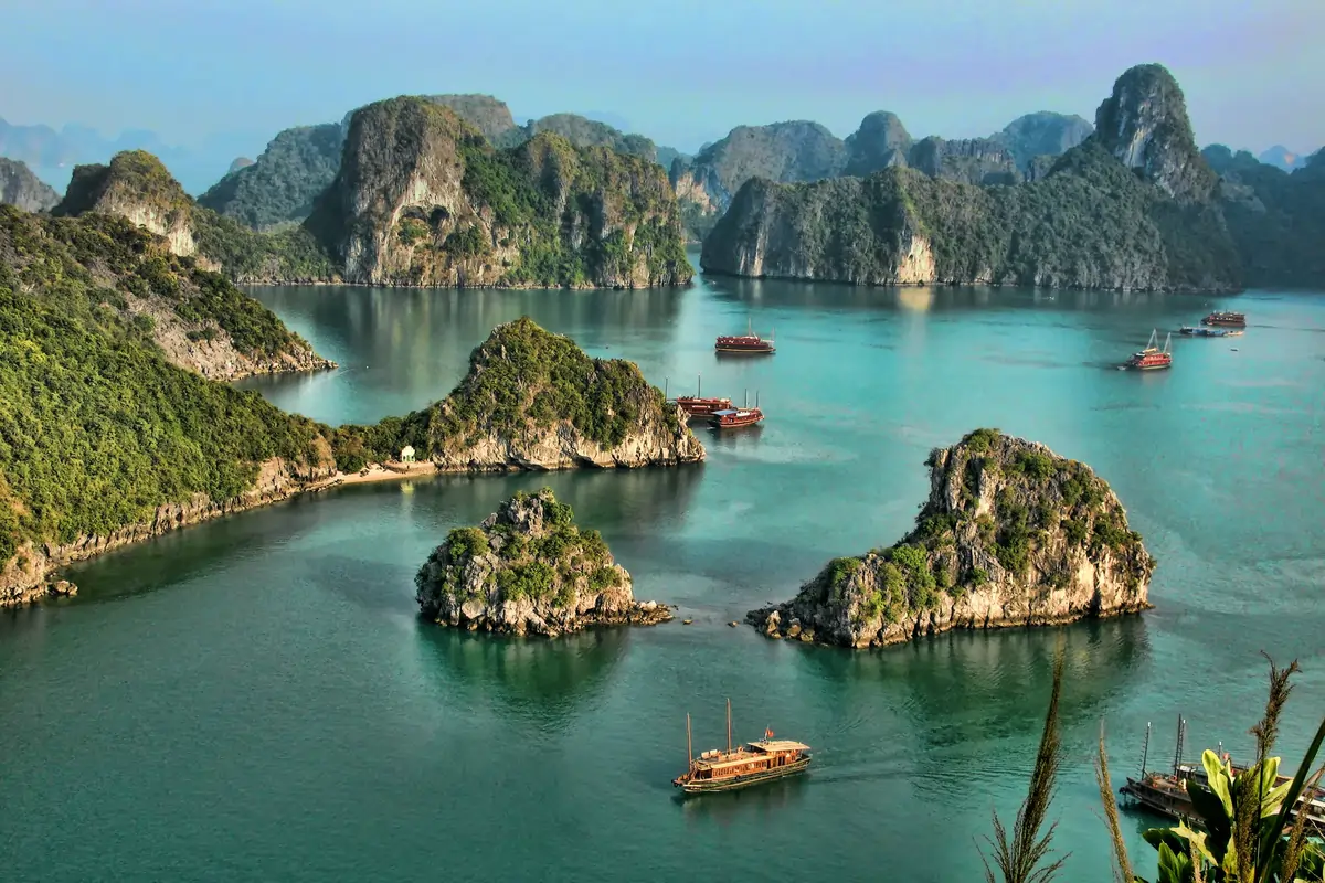 Keindahan Halong Bay, Vietnam: Petualangan Tak Terlupakan