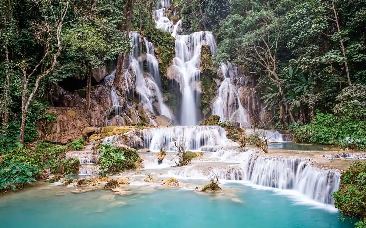 Kuang Si Falls, Laos: Keindahan Alam yang Memikat di Luang Prabang