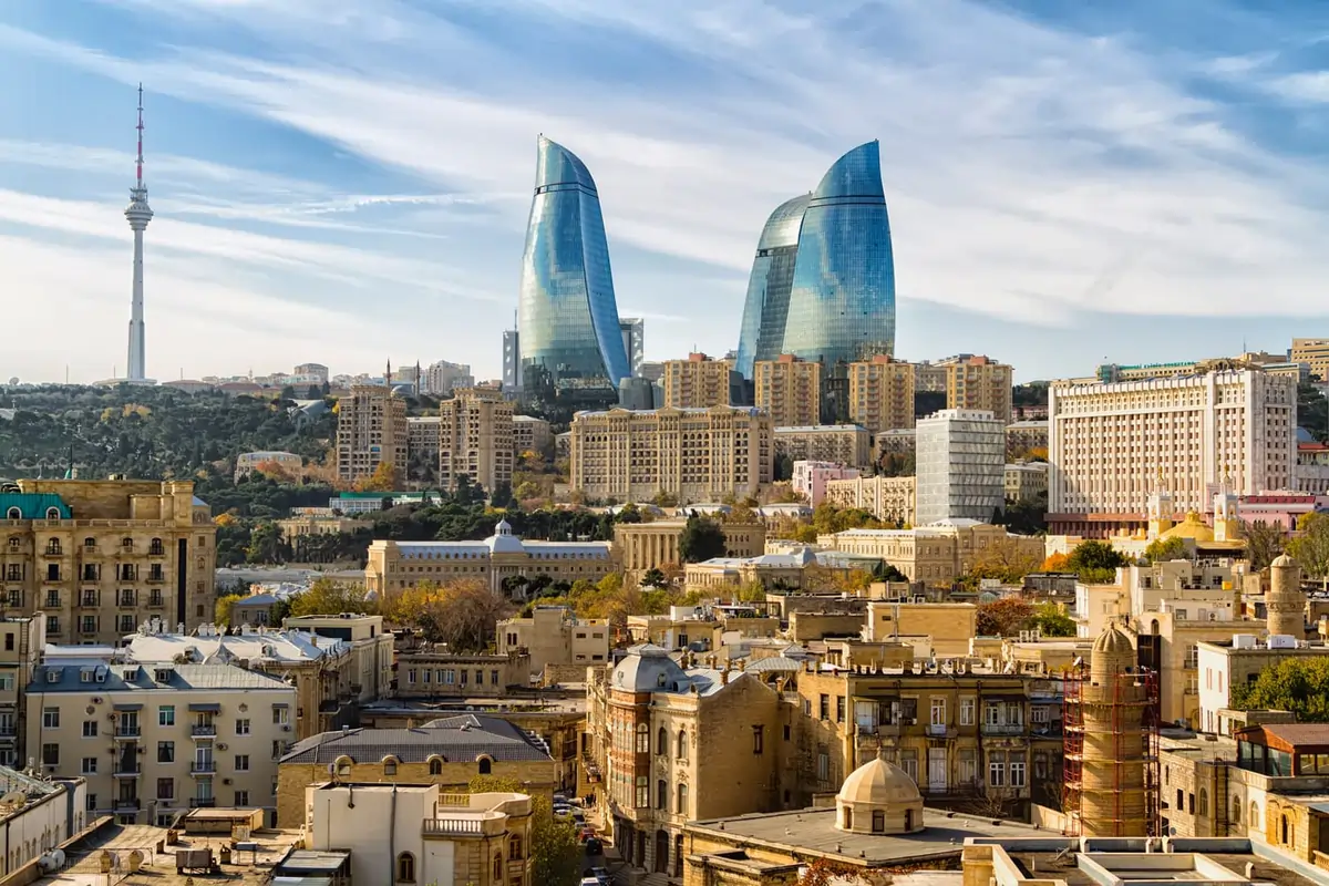 Baku, Azerbaijan: Menjelajahi Kota Kontras Tradisi dan Modernitas