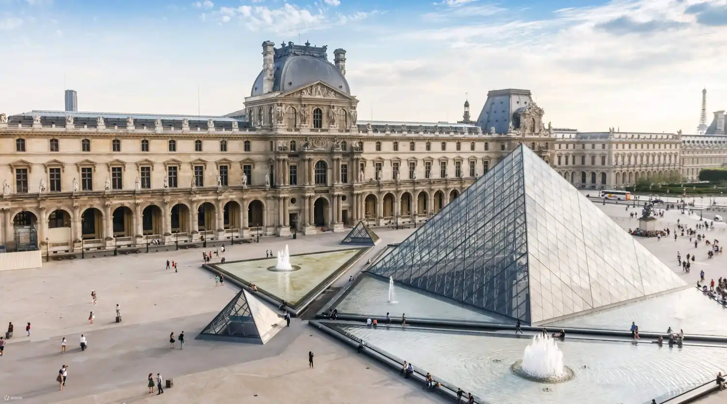 The Louvre, Paris, Prancis: Permata Seni dan Budaya Dunia